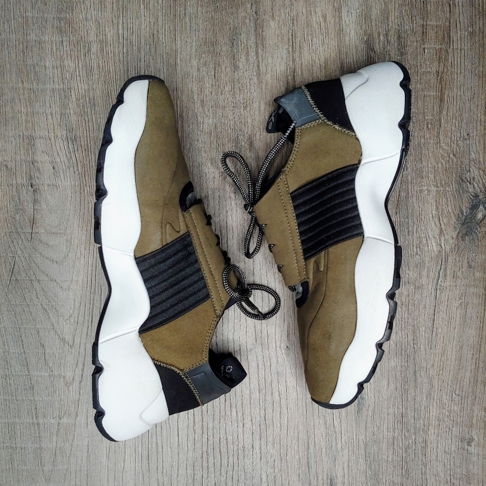 O.X.S. Running Shoes
Olive Trainers